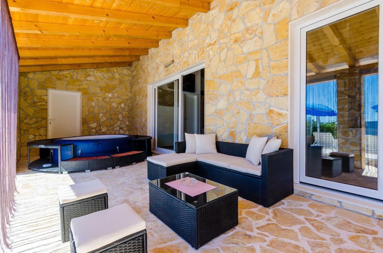 Villa Mateo With Private Pool Gruda 外观 照片