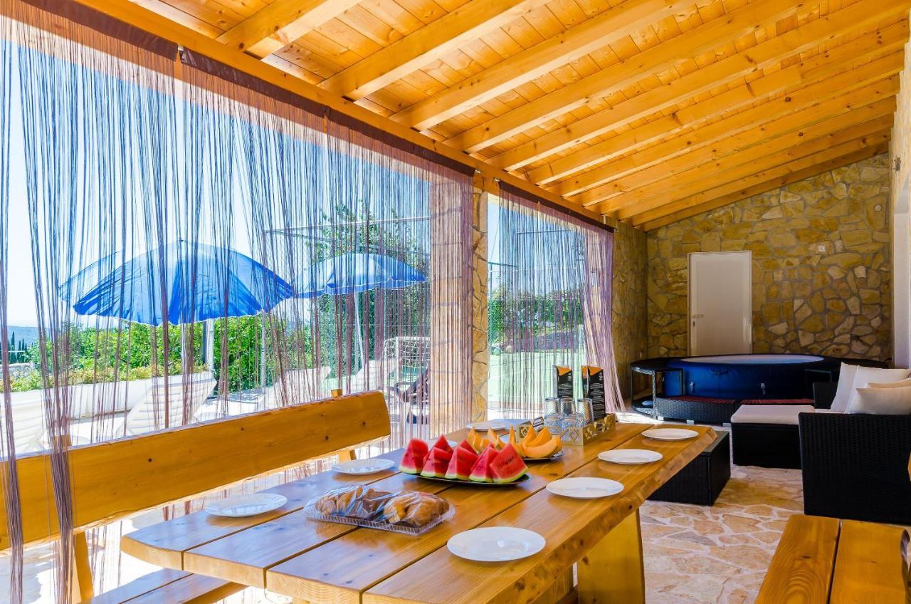 Villa Mateo With Private Pool Gruda 外观 照片
